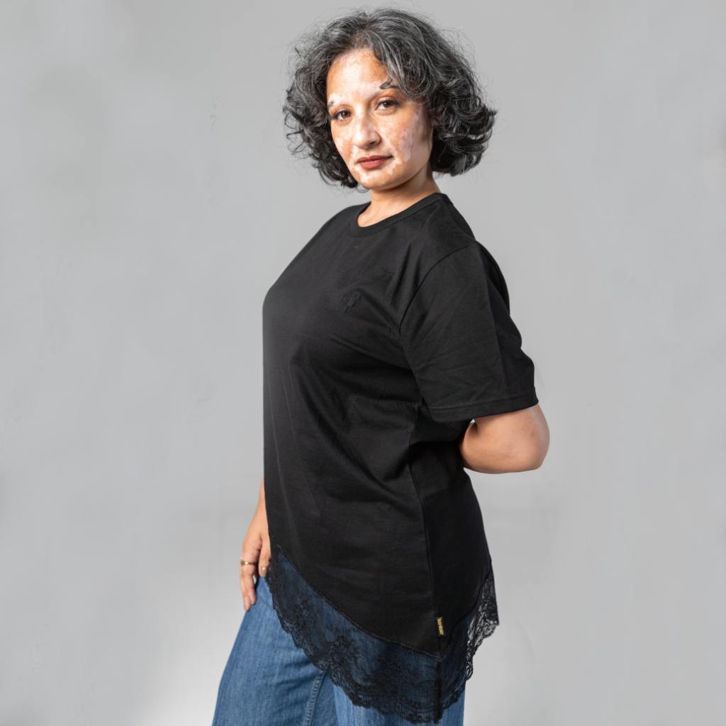T-shirt asymétrique femmme avec dentelle manches courtes