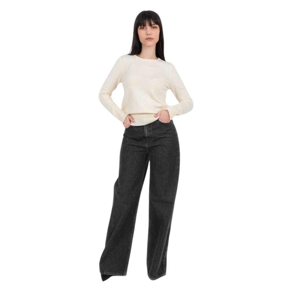 Pull femme avec détail broderie en maille fine