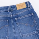 Carpenter fille en jeans
