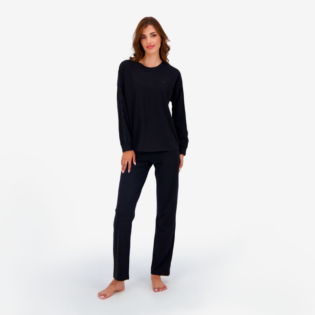 Pyjama femme manches longues avec détail dentelle